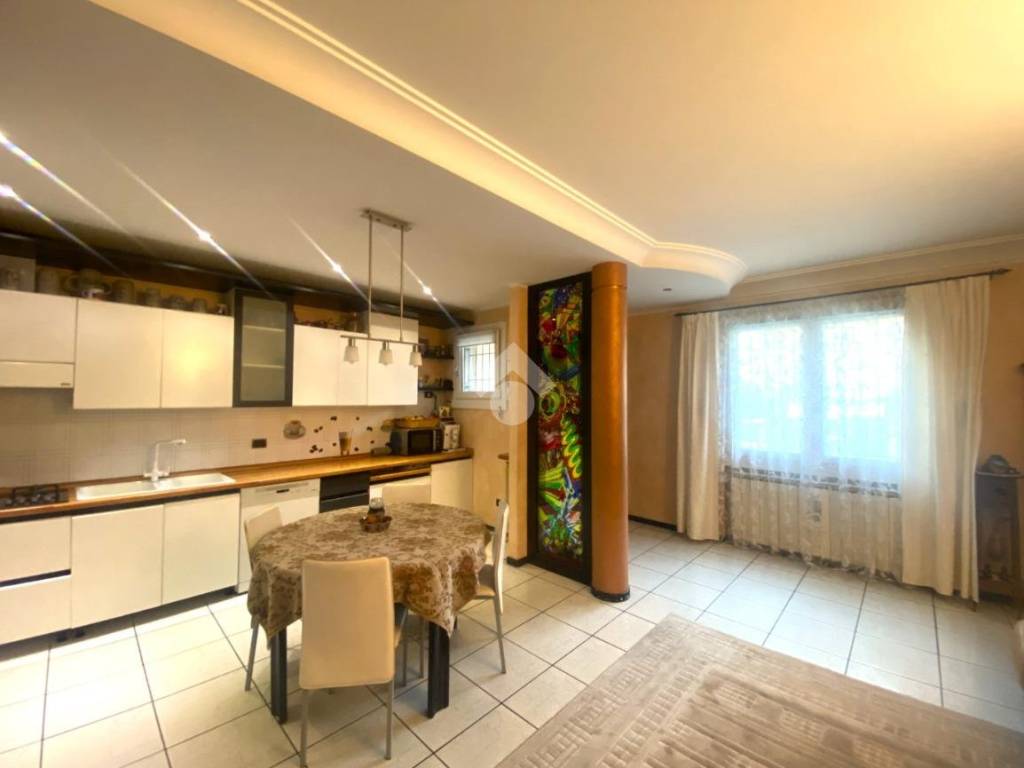 casa indipendente in vendita ad Adro