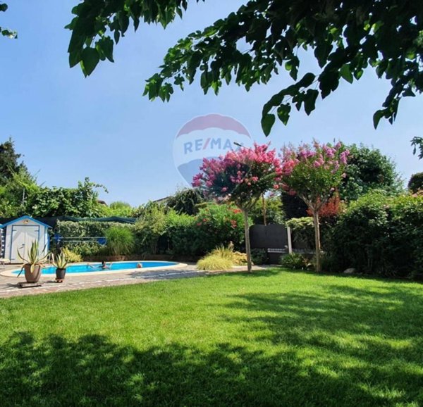 casa indipendente in vendita ad Adro