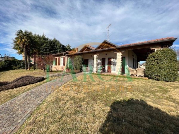 casa indipendente in vendita ad Adro