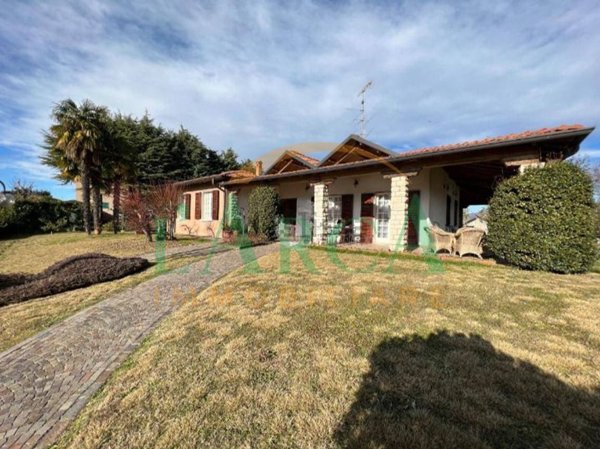 casa indipendente in vendita ad Adro