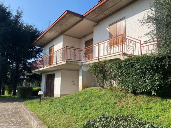 casa indipendente in vendita ad Adro