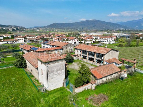 terreno agricolo in vendita ad Adro