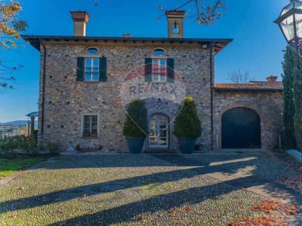 casa indipendente in vendita ad Adro in zona Torbiato