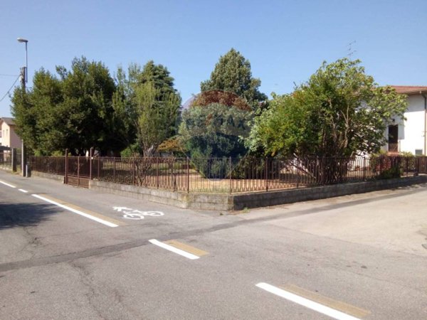 terreno edificabile in vendita ad Adro