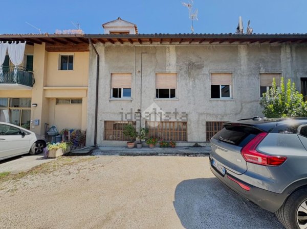 intera palazzina in vendita ad Adro
