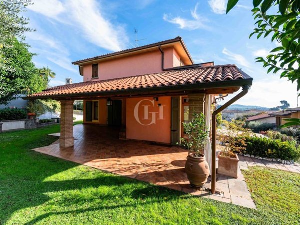 casa indipendente in vendita ad Adro