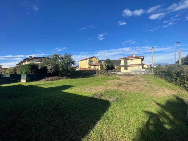 terreno edificabile in vendita ad Adro