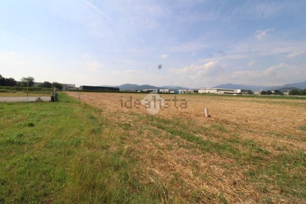 terreno edificabile in vendita ad Adro