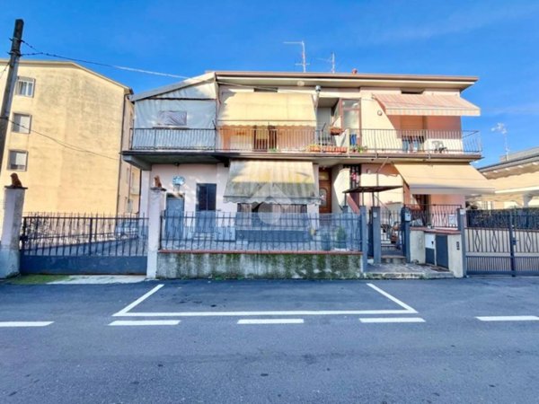 casa indipendente in vendita ad Adro