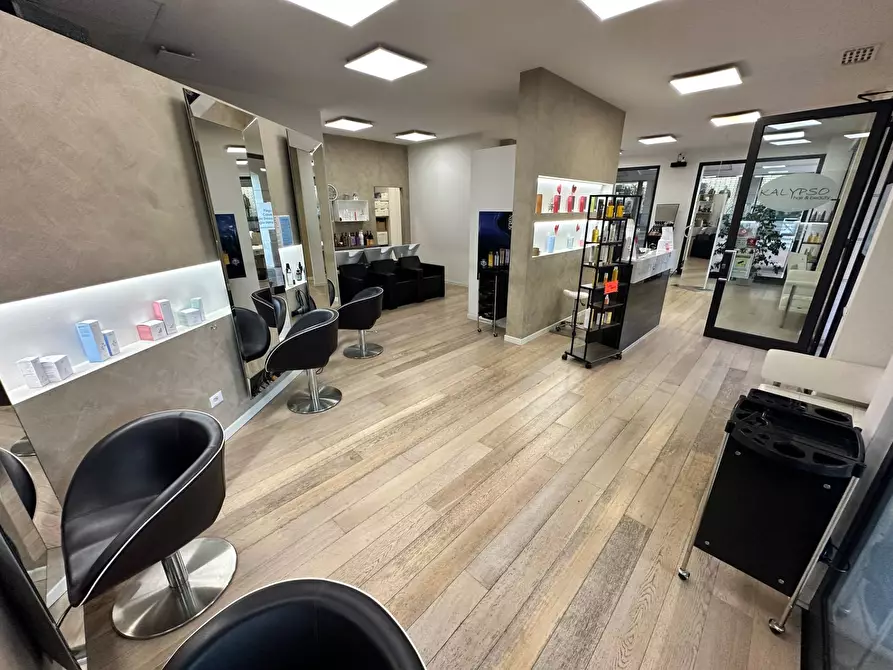 negozio in vendita ad Adro