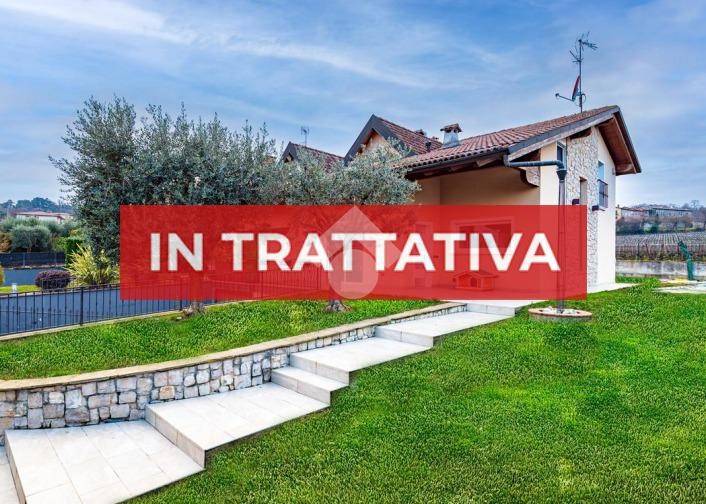 casa indipendente in vendita ad Adro in zona Torbiato