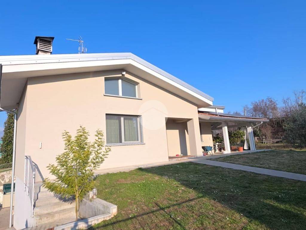 casa indipendente in vendita ad Adro