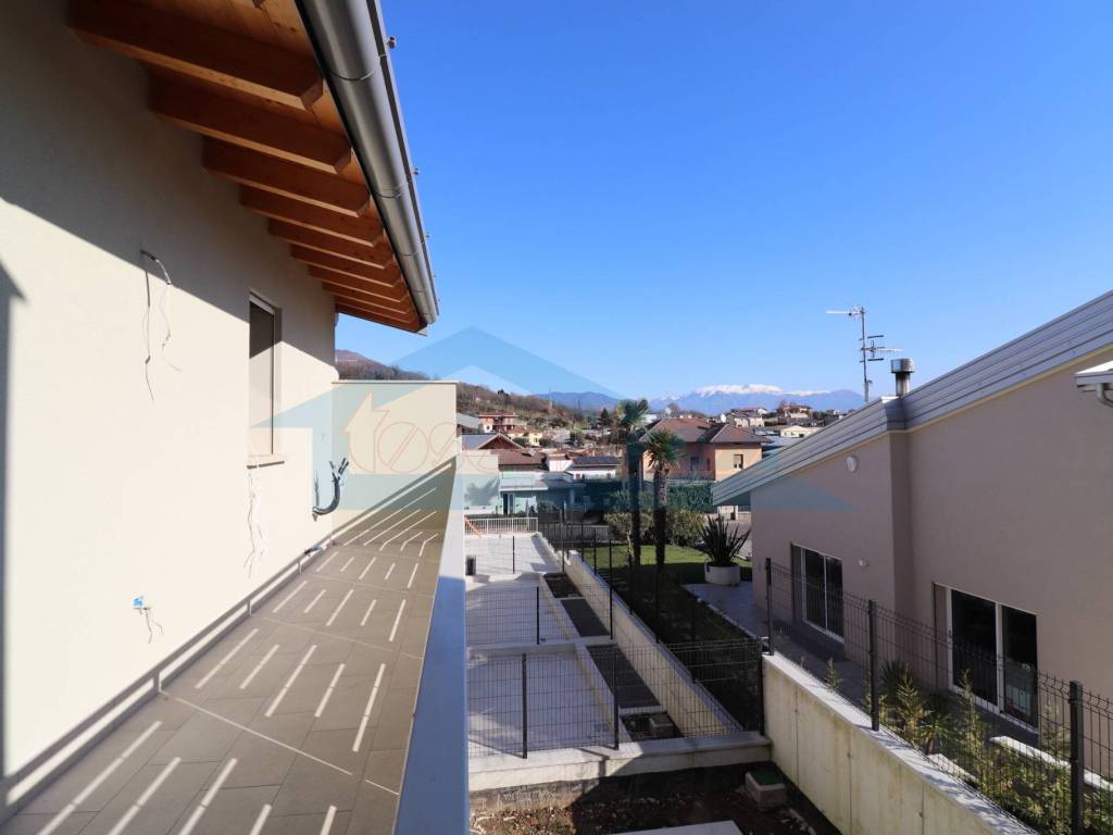 casa indipendente in vendita ad Adro in zona Torbiato