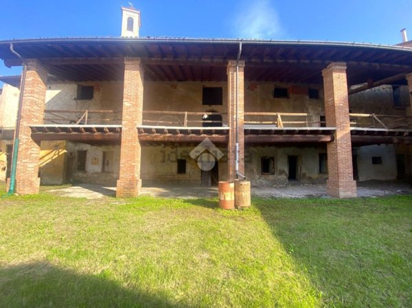 casa indipendente in vendita ad Adro