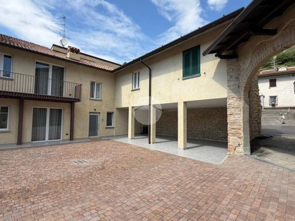 appartamento in vendita ad Adro