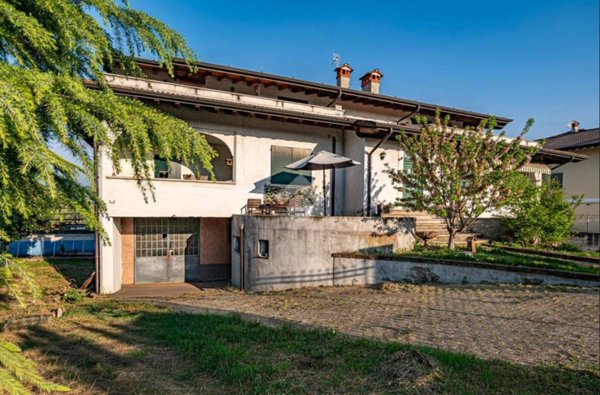 appartamento in vendita ad Adro in zona Torbiato