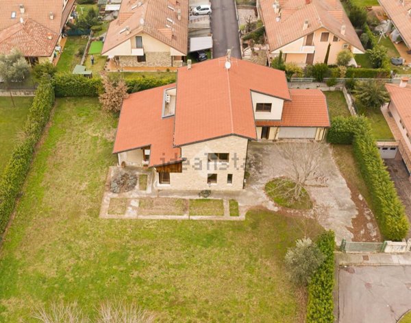 casa indipendente in vendita ad Adro