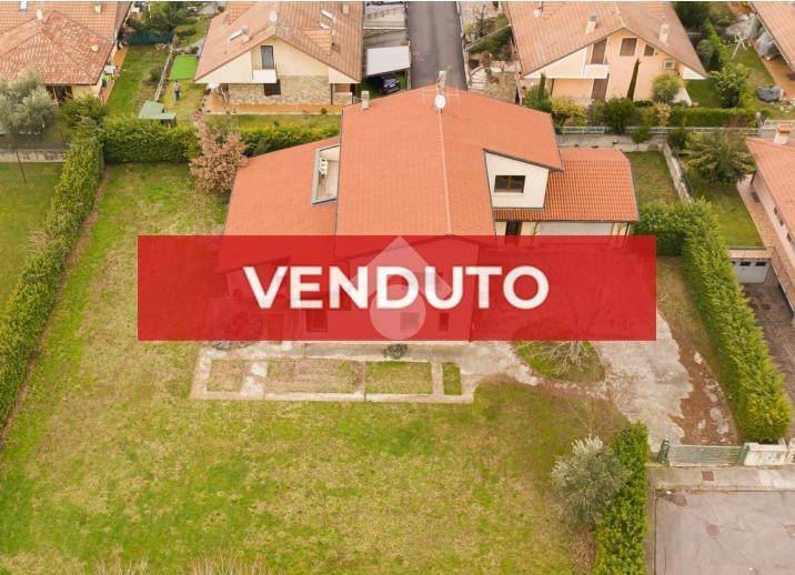 casa indipendente in vendita ad Adro