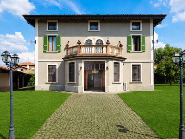 casa indipendente in vendita ad Adro in zona Torbiato