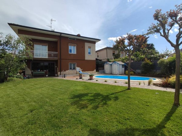 casa indipendente in vendita ad Adro