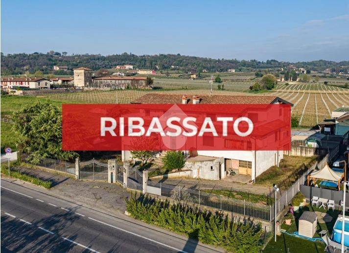 appartamento in vendita ad Adro in zona Torbiato