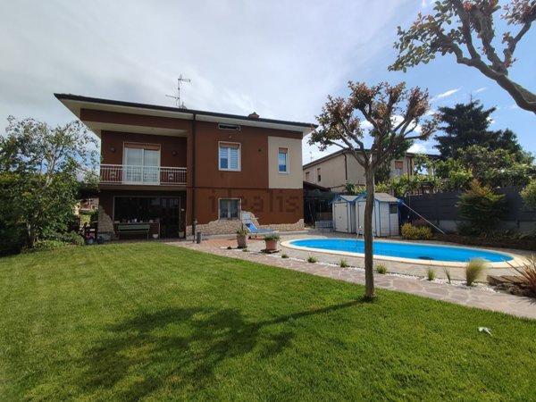 casa indipendente in vendita ad Adro