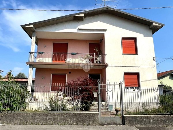 casa indipendente in vendita ad Adro