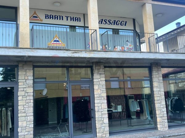negozio in vendita ad Adro