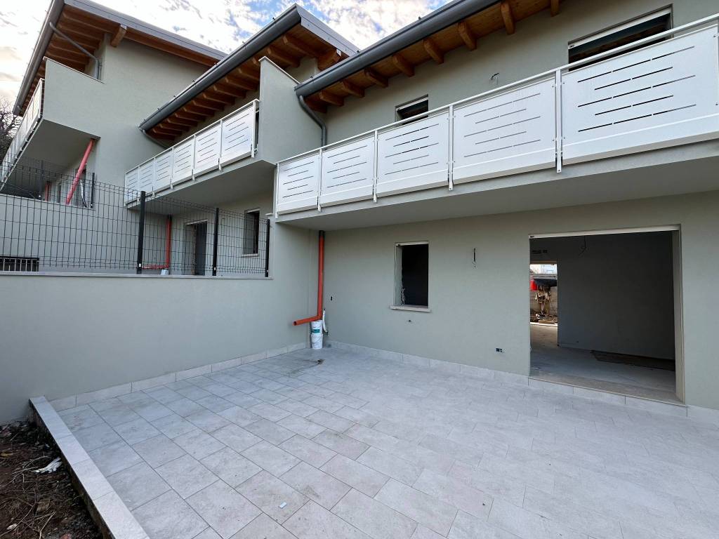 casa indipendente in vendita ad Adro in zona Torbiato