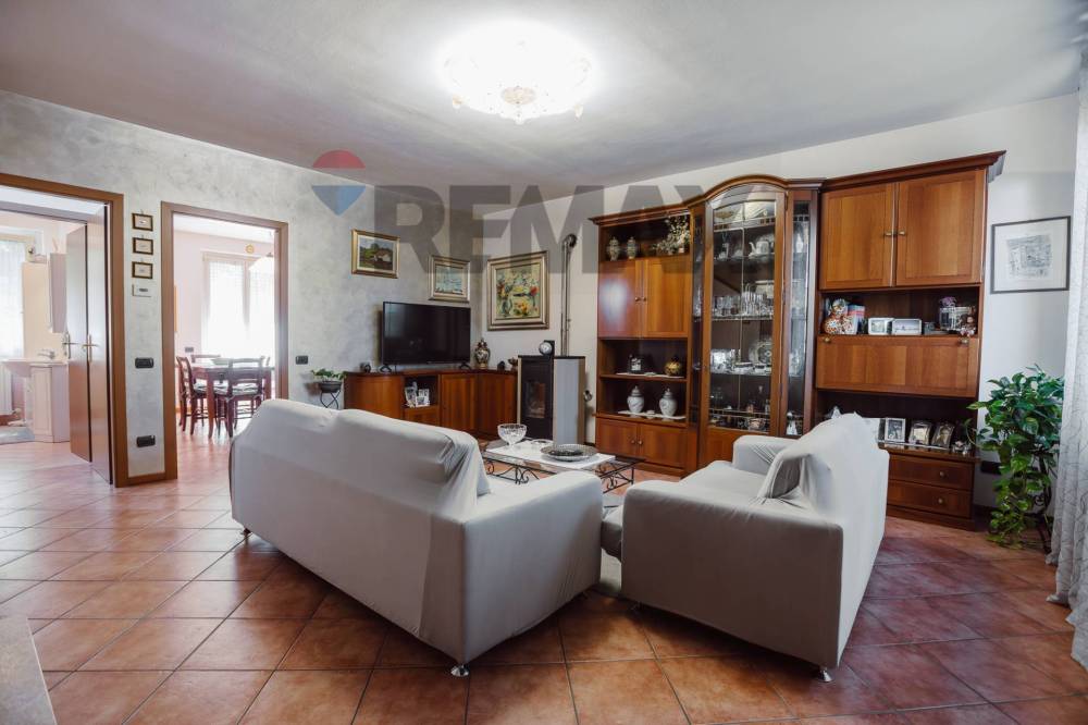 casa indipendente in vendita ad Adro in zona Torbiato