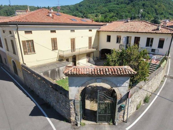 casa indipendente in vendita ad Adro