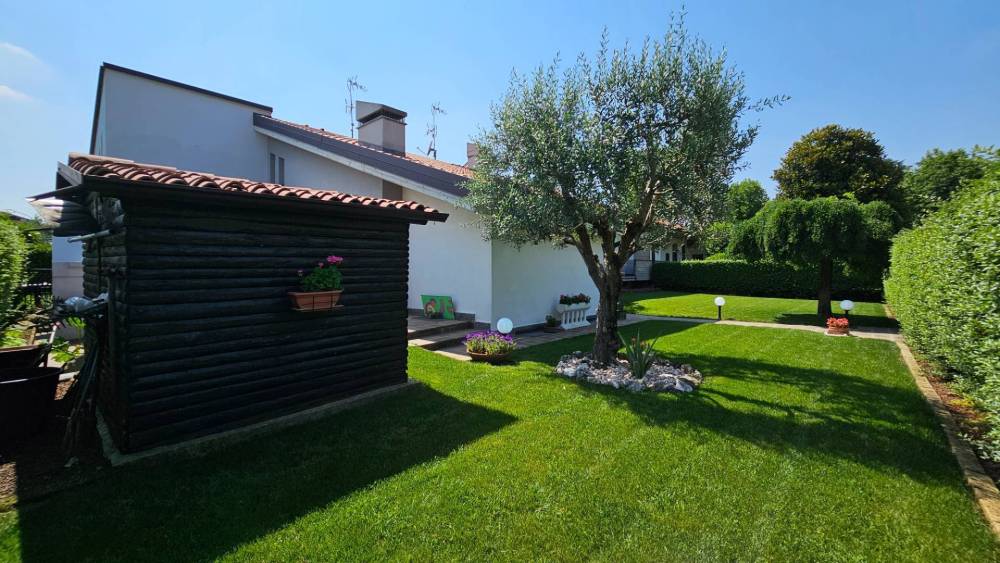 casa indipendente in vendita ad Adro
