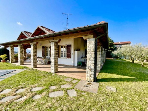 casa indipendente in vendita ad Adro