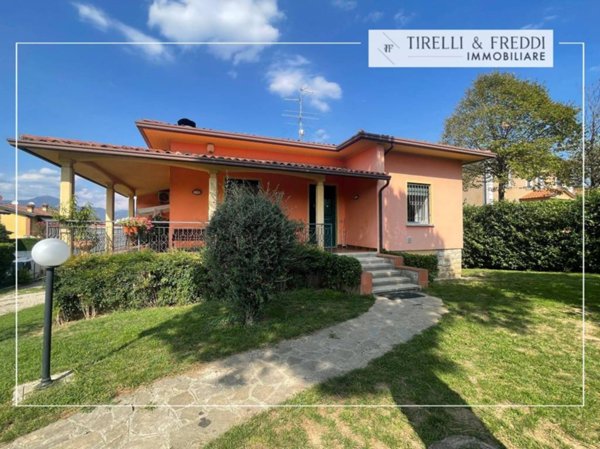 casa indipendente in vendita ad Adro in zona Torbiato