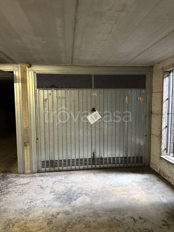 box auto in vendita ad Adro