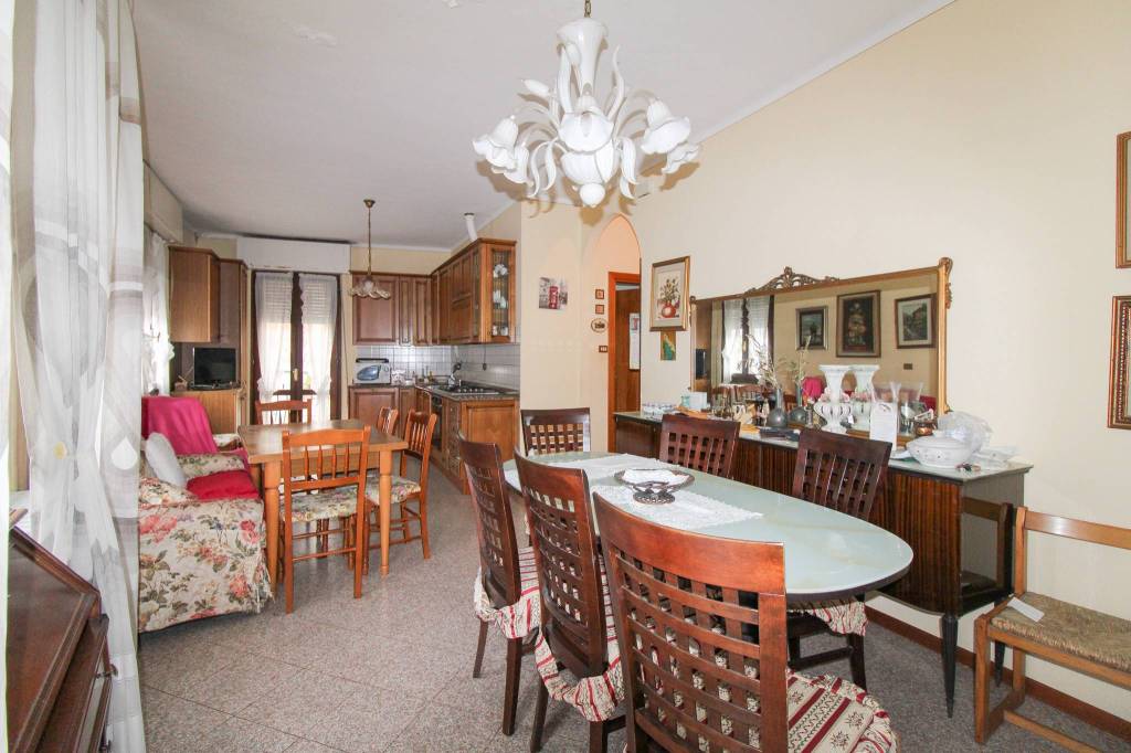 casa indipendente in vendita ad Agnosine in zona Casale