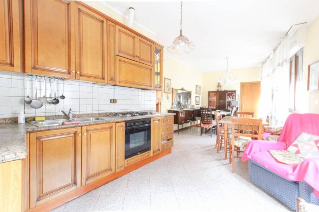 casa indipendente in vendita ad Agnosine in zona Casale