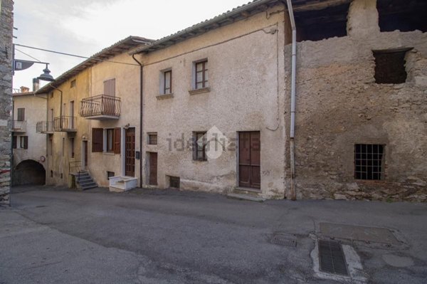 casa indipendente in vendita ad Agnosine in zona San Lino
