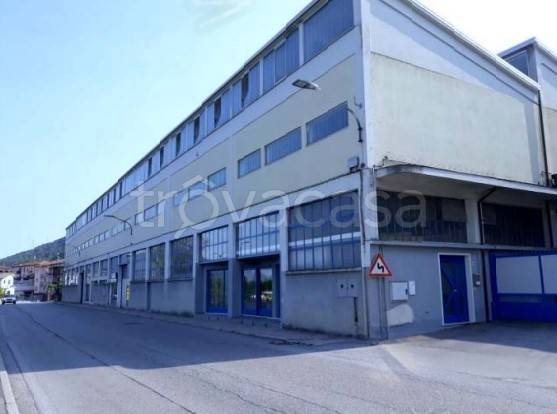 locale commerciale in vendita ad Agnosine