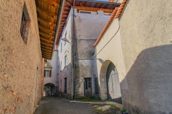 casa indipendente in vendita ad Agnosine in zona Trebbio
