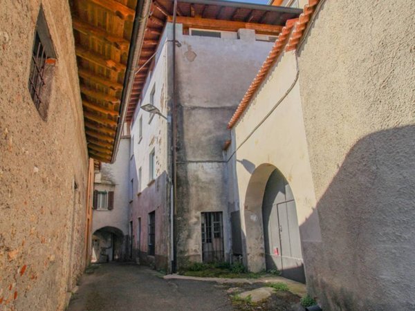 casa indipendente in vendita ad Agnosine in zona Trebbio