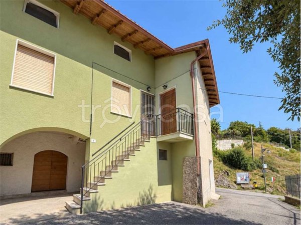 appartamento in vendita ad Agnosine in zona Binzago