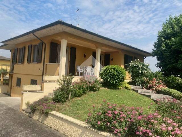 casa indipendente in vendita ad Alfianello