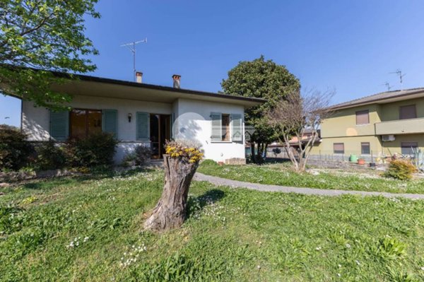 casa indipendente in vendita ad Alfianello