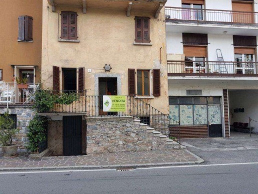casa semindipendente in vendita ad Anfo