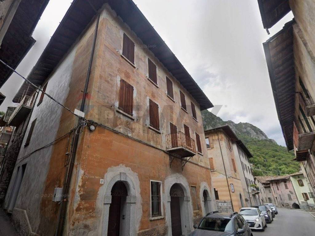 casa indipendente in vendita ad Anfo