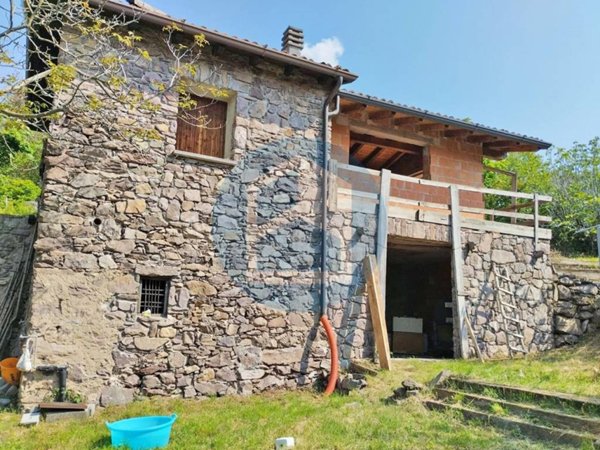 casa indipendente in vendita ad Angolo Terme