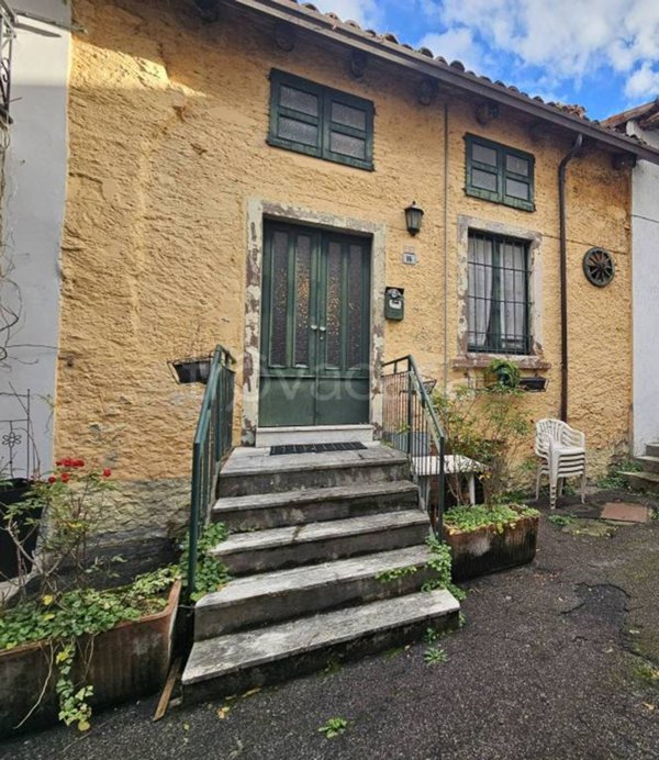 casa indipendente in vendita ad Angolo Terme