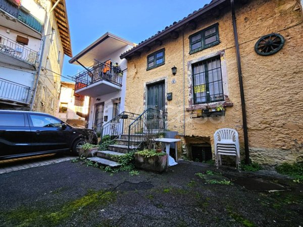 casa indipendente in vendita ad Angolo Terme