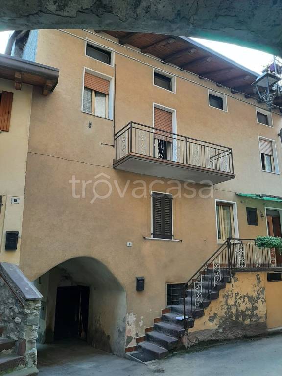 casa indipendente in vendita ad Angolo Terme